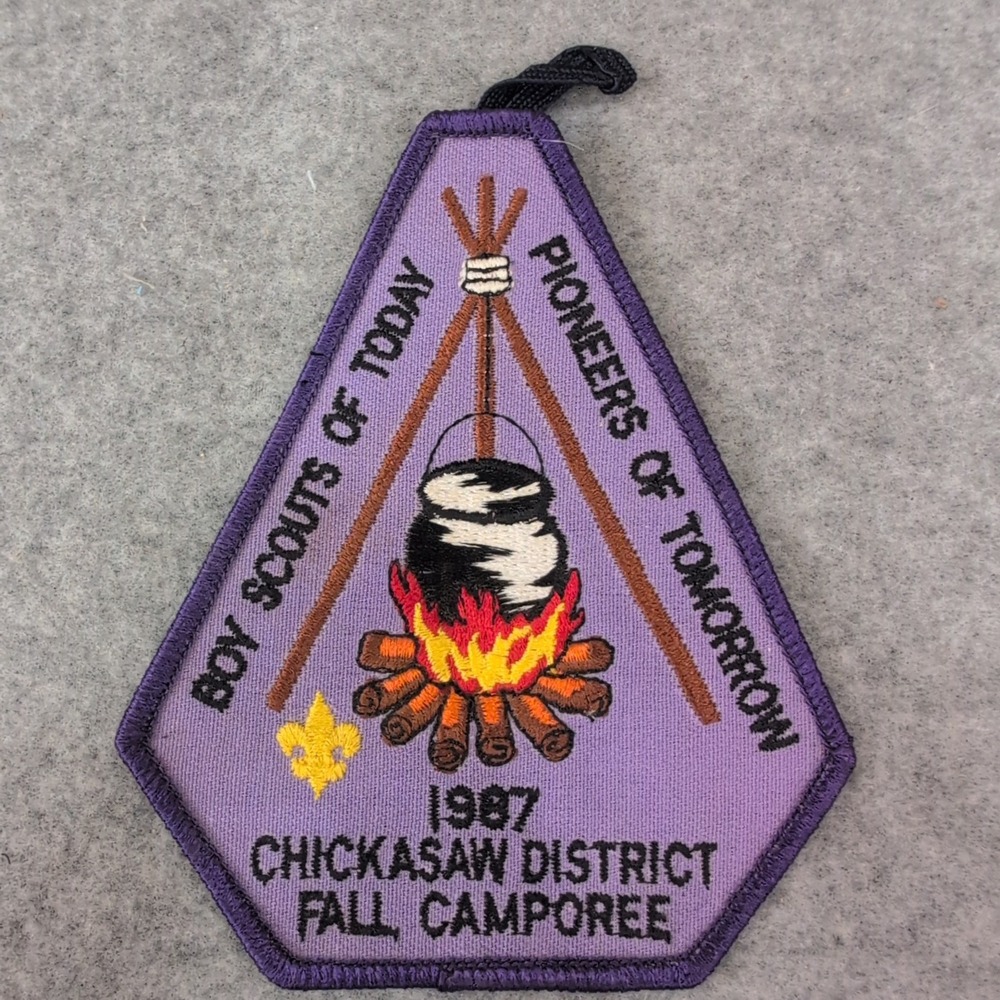 1987 Chickasaw District Fall Camporee Boy Scouts Patch Pioneers of Tomorrow BSA - Picture 1 of 3